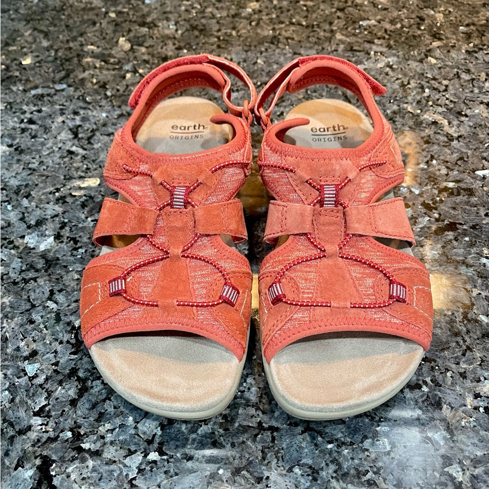 Earth Origins Coral Savoy Siena Suede Accent Sandals Size 7.5